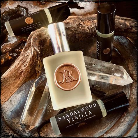 best sandalwood perfumes - perfumes with vanilla and sandalwood.